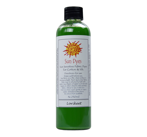 i8bi19b1rl2e96bj35jjfkgq2o-11970_Kraftkolour_Sun_Dye_Fabric_Colour_Lorikeet_250mL_Front_2.png