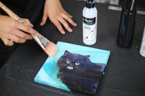 6gctm6ff253ndb7e64v1v4s53l-12143_Atelier_Gloss_Medium_&_Varnish_250mL_Lifestyle_1.JPG