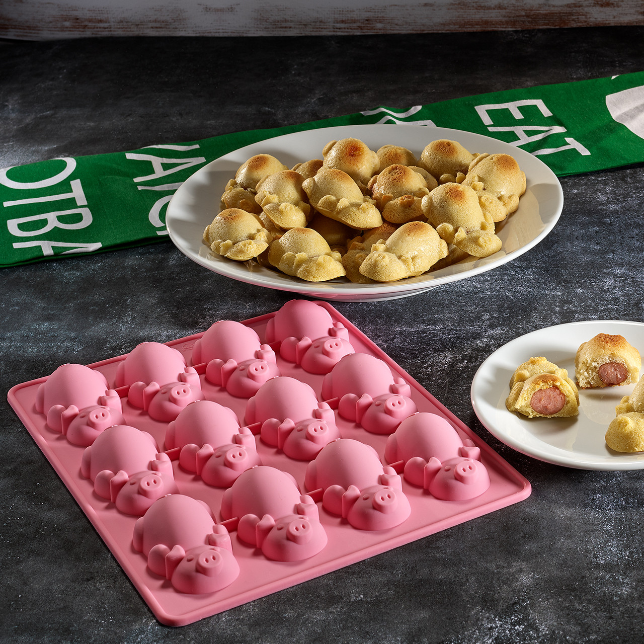 Oven Safe Silicone Mold - Pigs