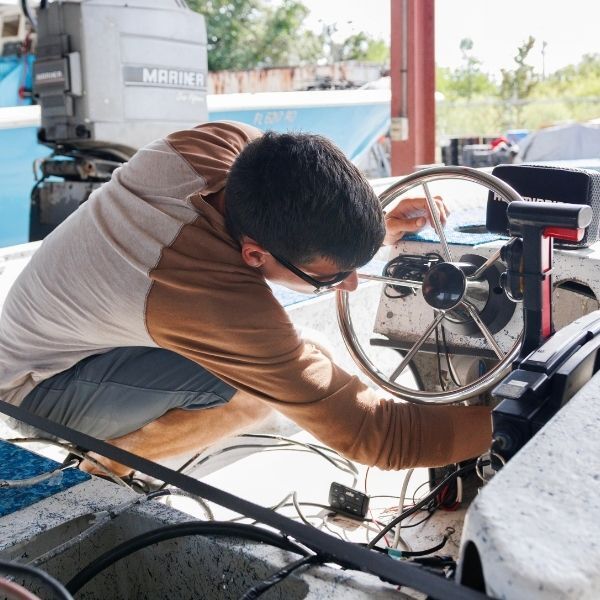 Boat rigging and control installation in Largo, Florida