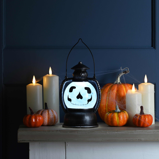Festive 19cm Battery Operated Lit Skull Lantern Water Spinner1