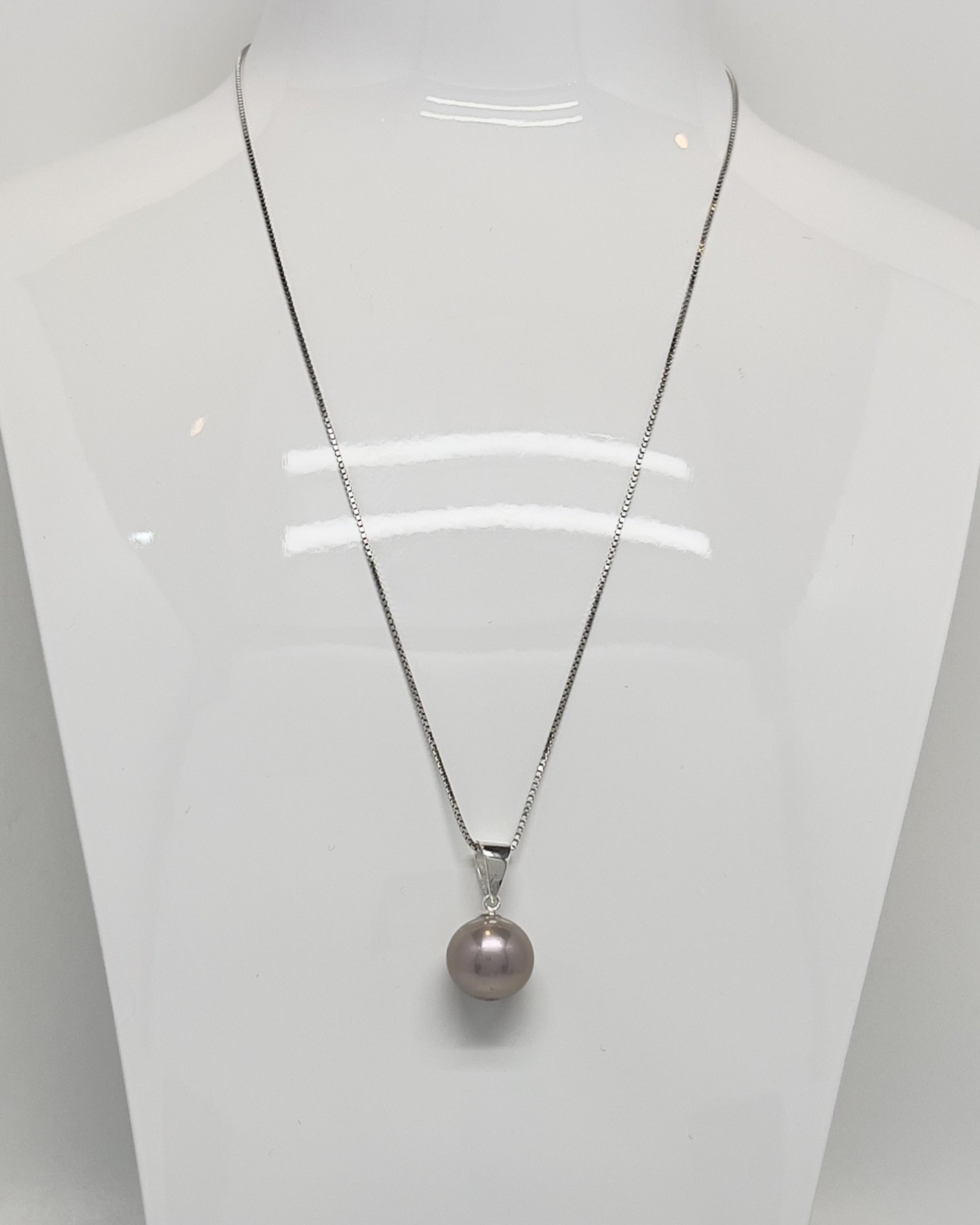 Classic round peach pearl pendant necklace on silver chain