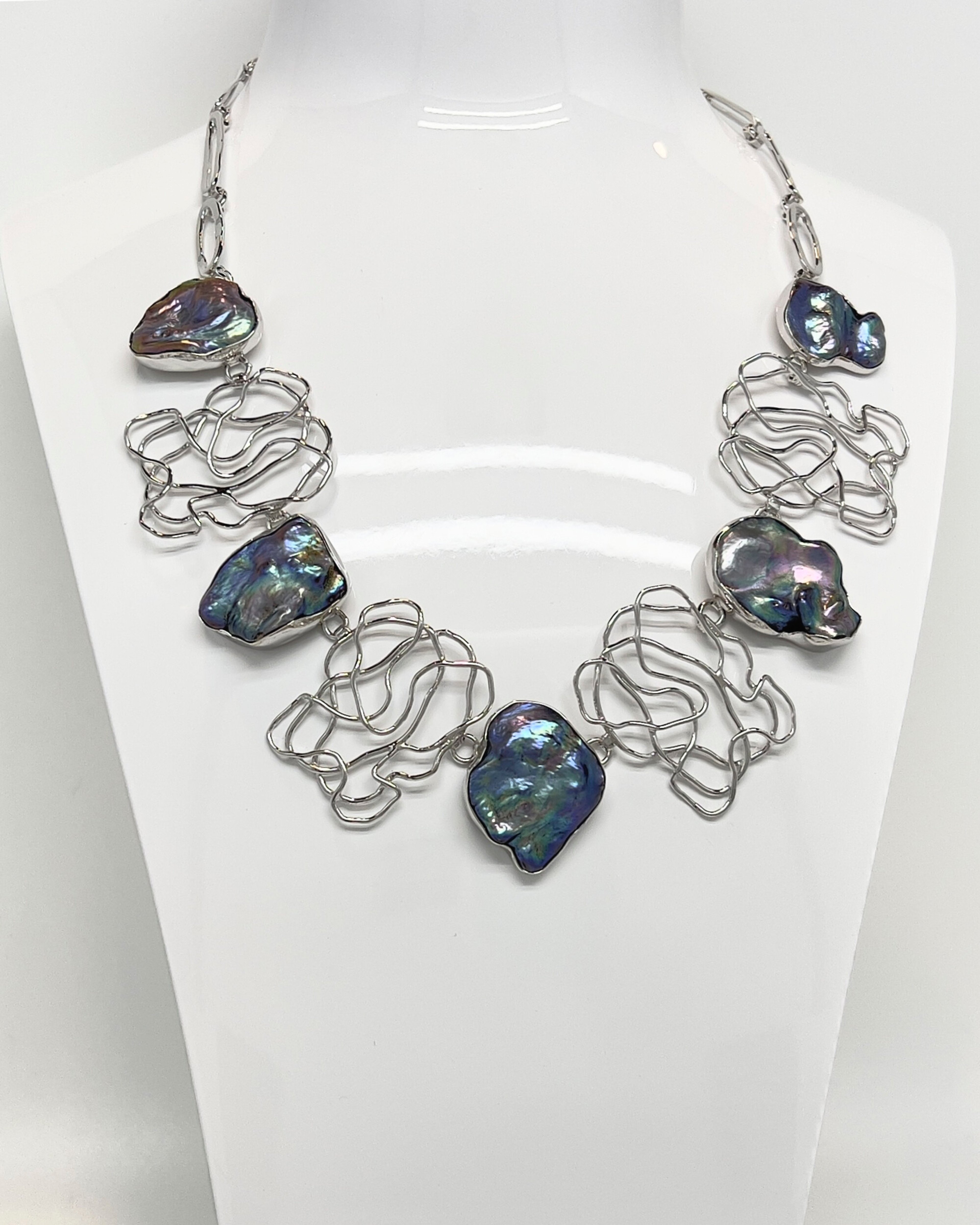 Unur Signature dark Keshi pearl and silver lattice chain necklace