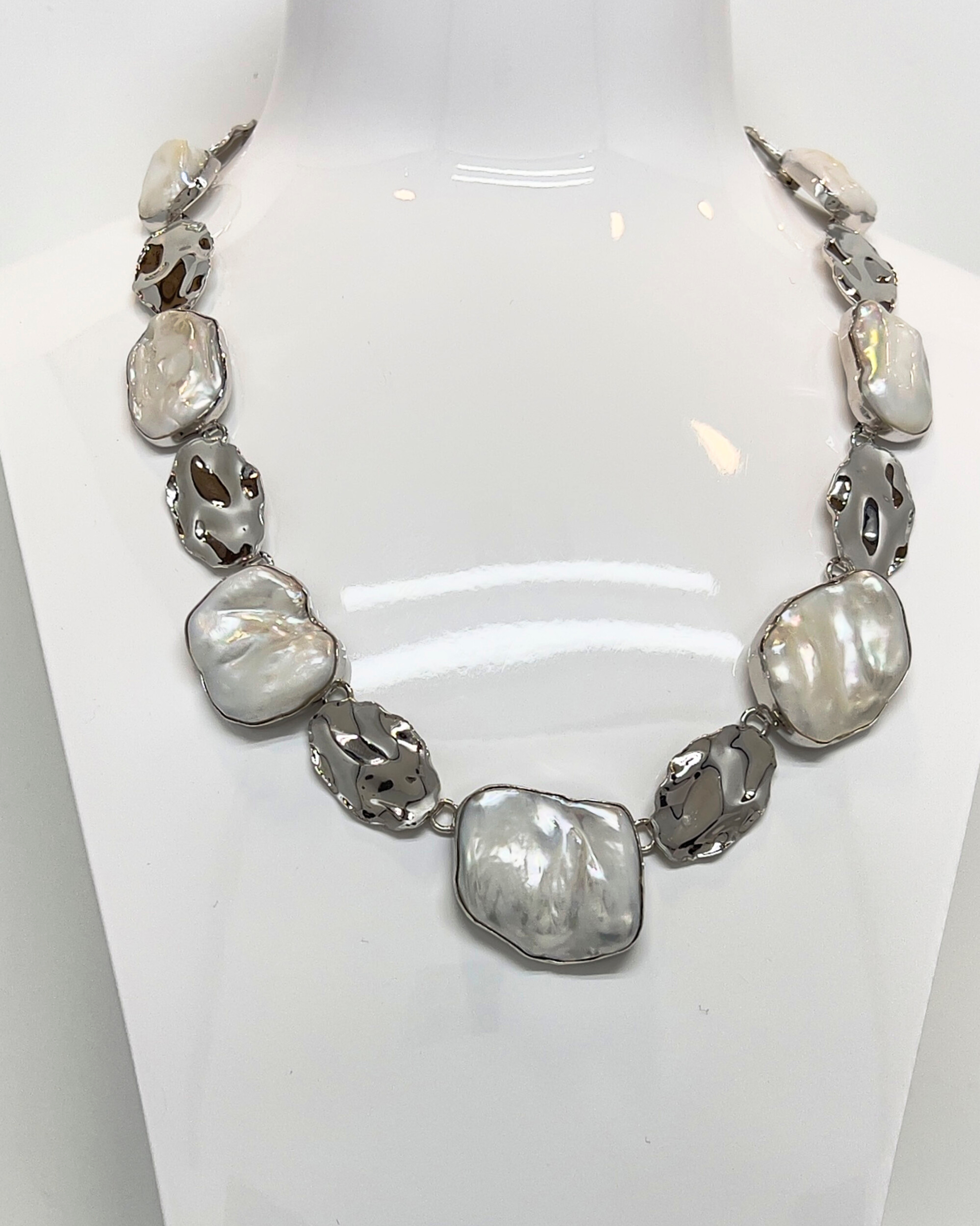 Signature keshi pearl statement chain necklace with silver leaves
