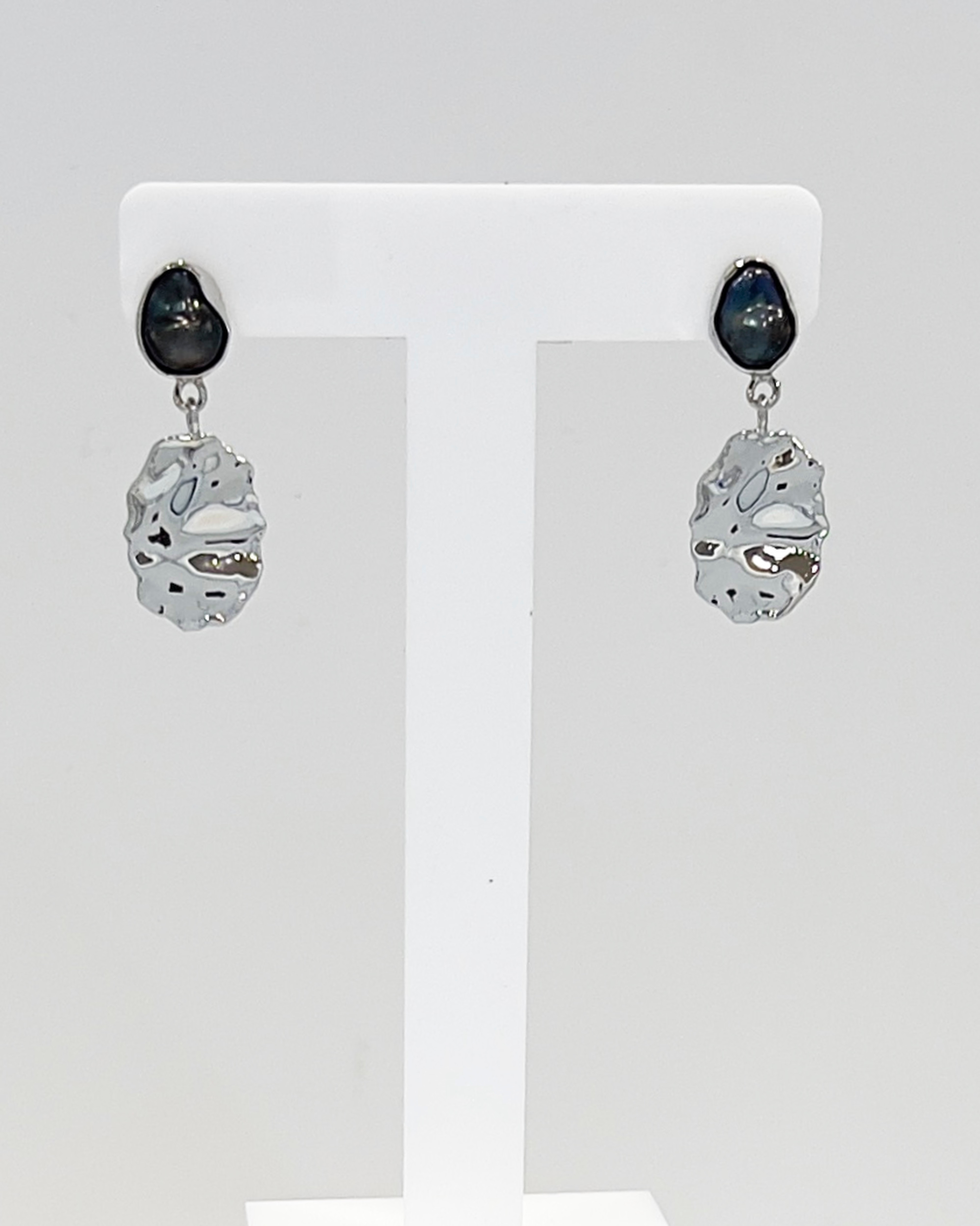 Signature dark Keshi drop earrings with silver leaf