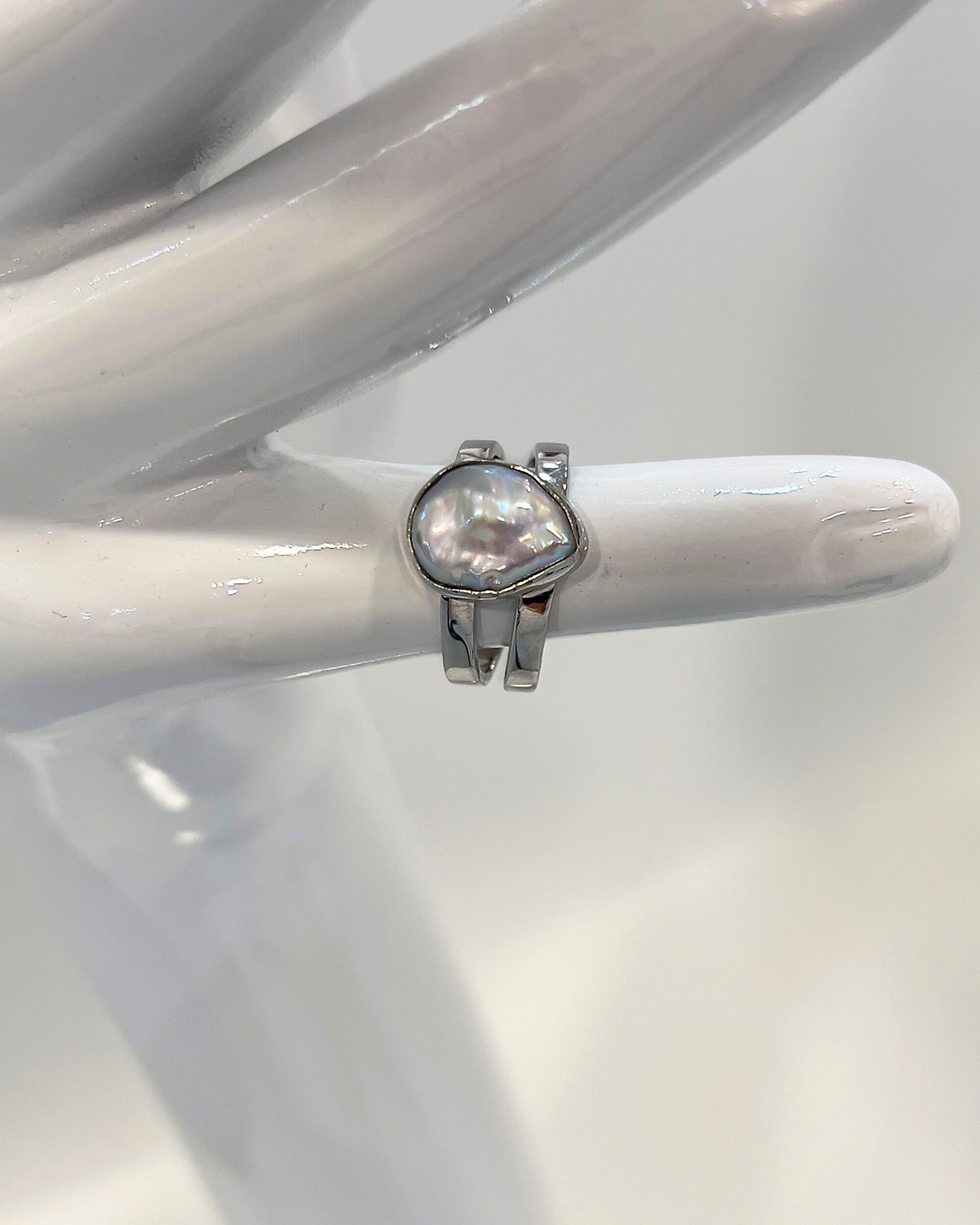 Signature keshi pearl double band statement ring in rhodium-plated silver
