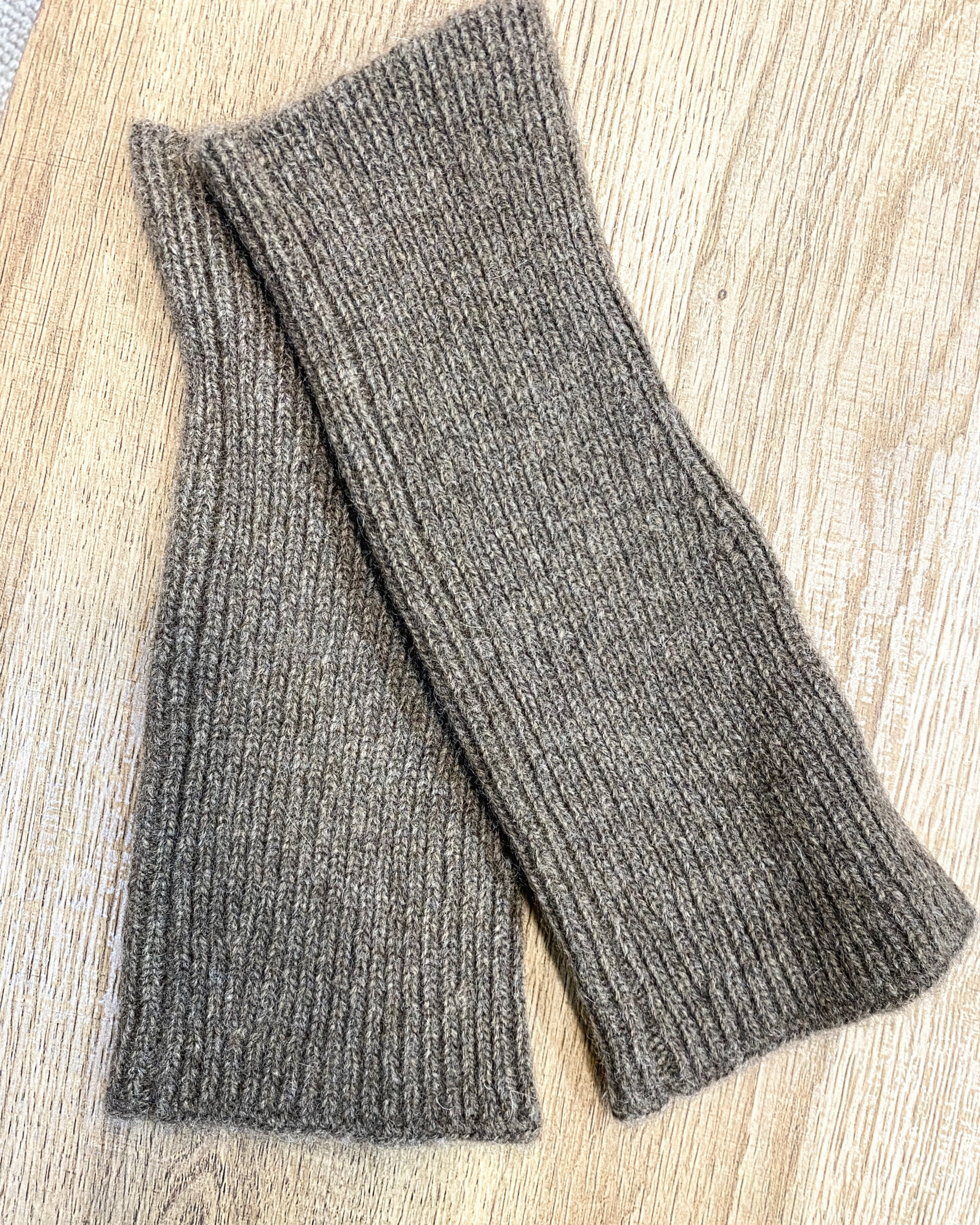 Unur brown yak wool ribbed handwarmers