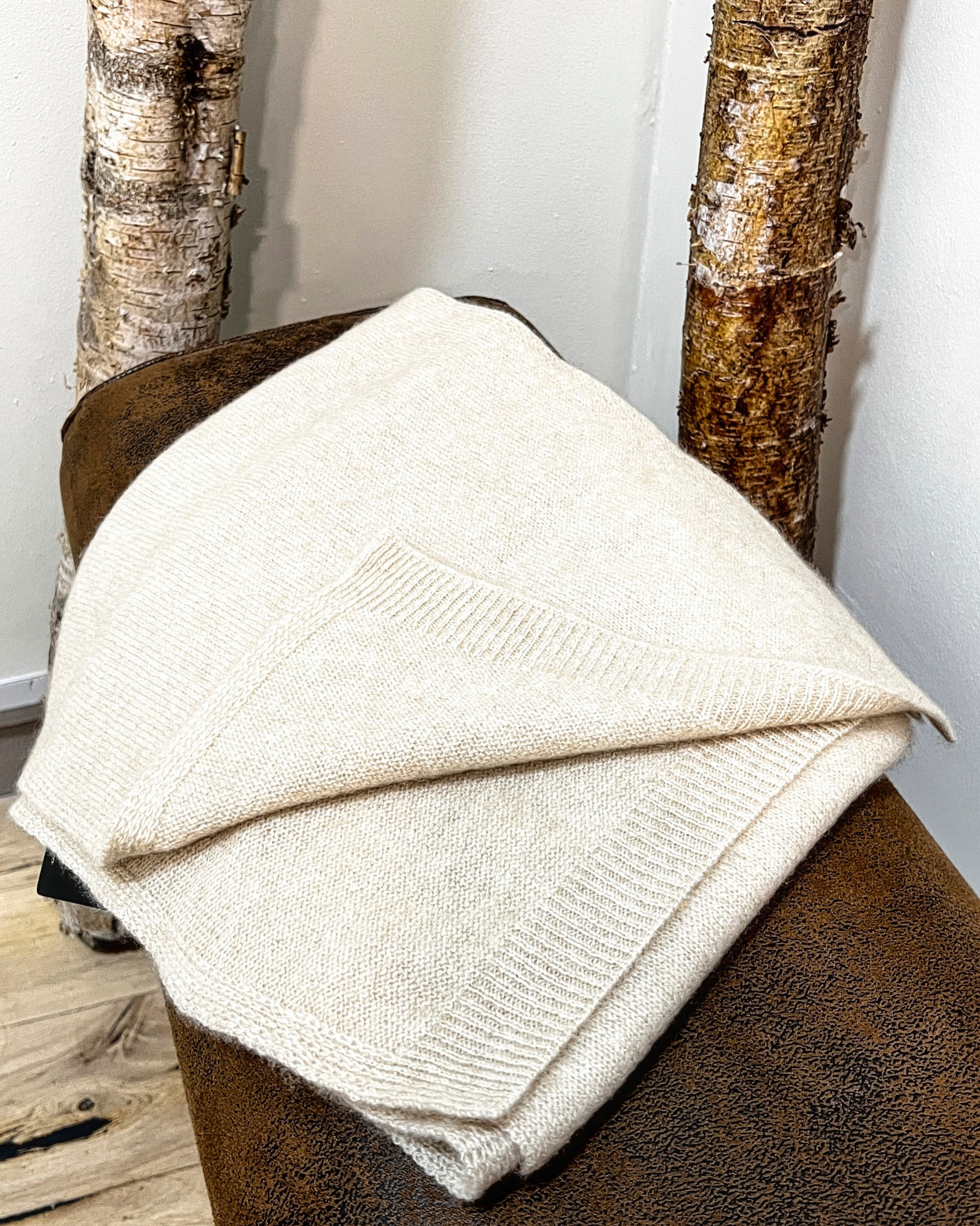 Unur loose knit cashmere scarf in natural beige