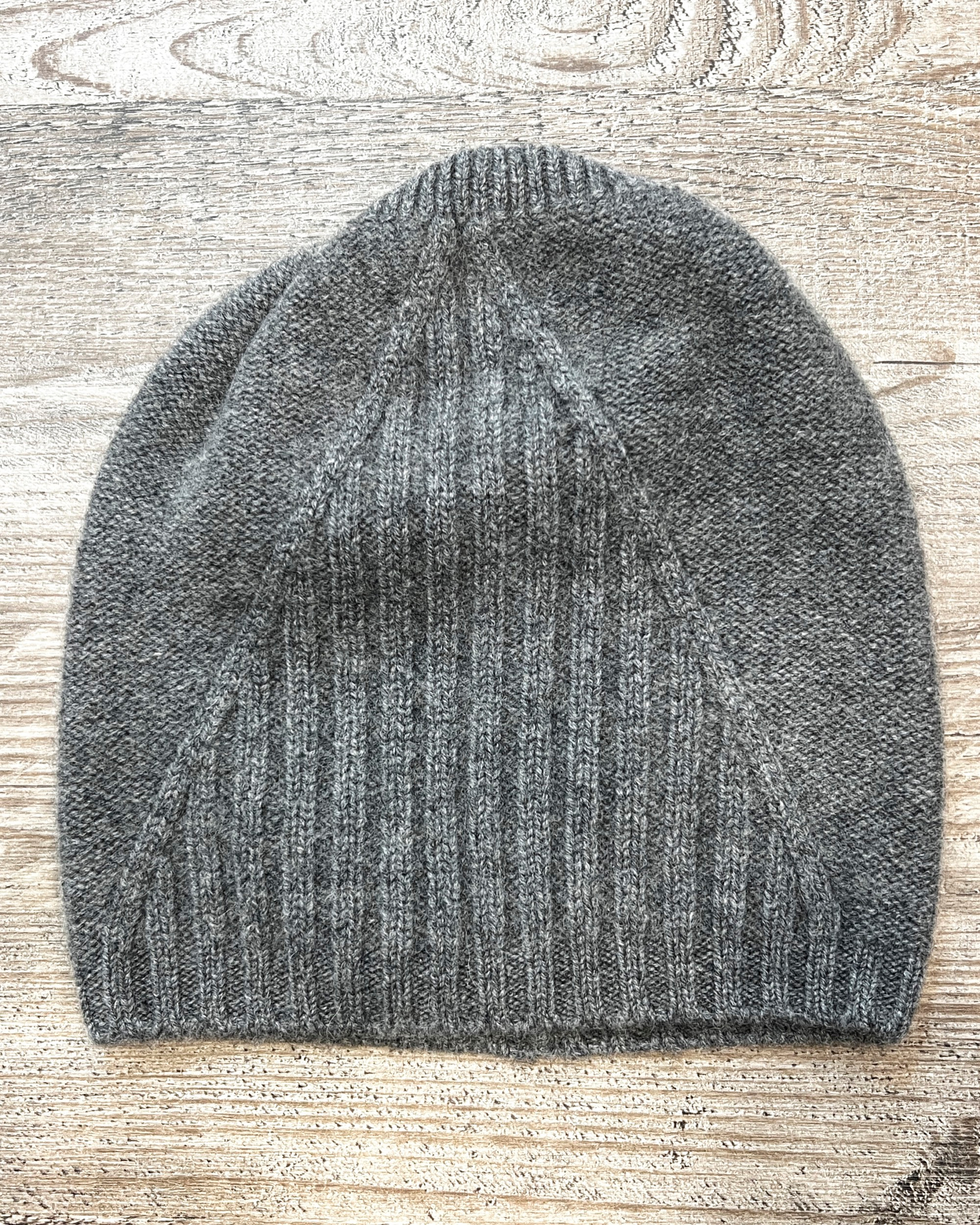 Unur grey ribbed cashmere hat