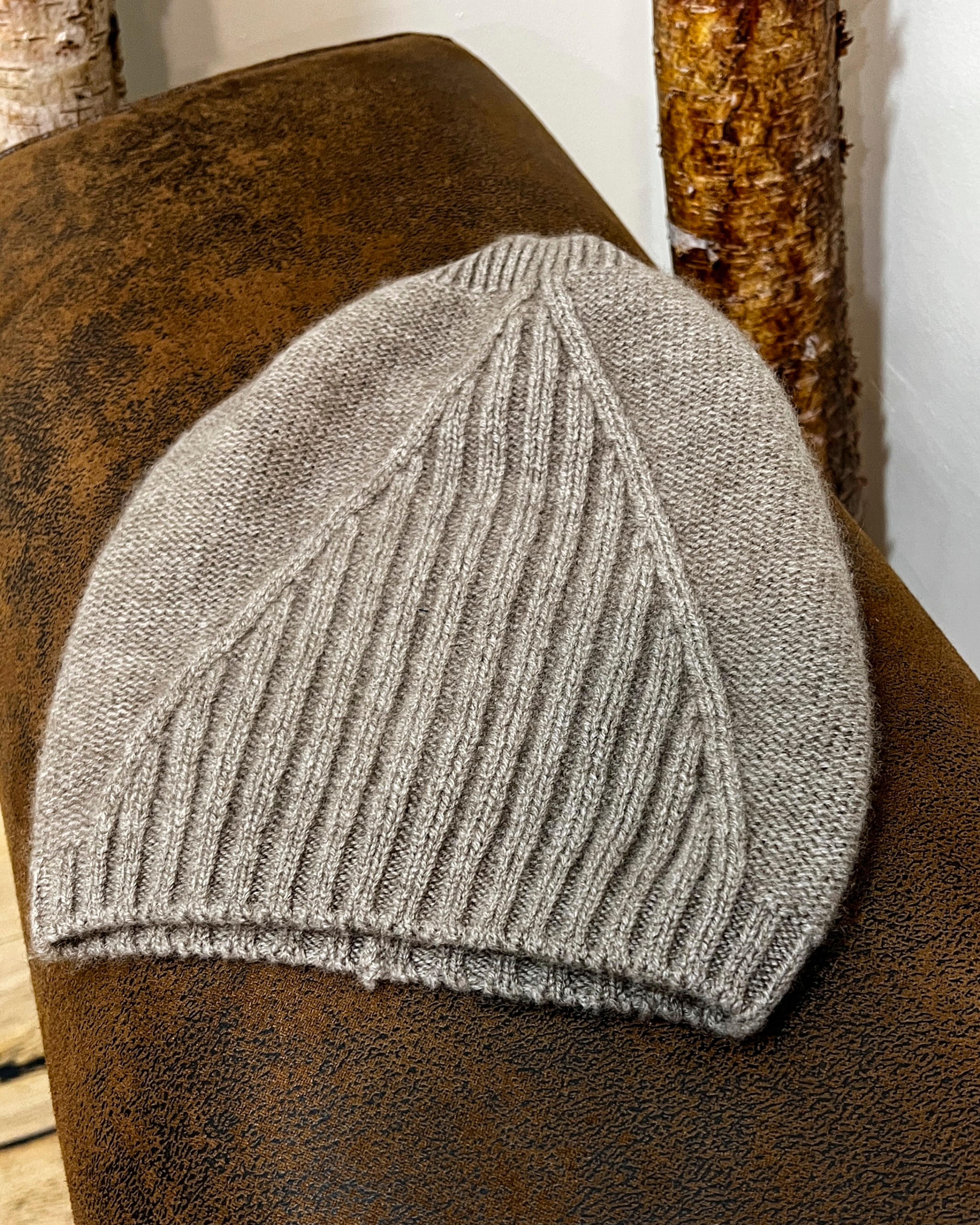 Unur natural brown ribbed cashmere hat