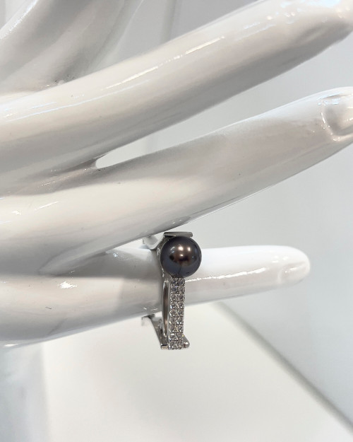 Signature square statement ring with Tahitian pearl and crystals on a rhodium-plated sterling silver band