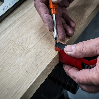 Trend Professional 27-1/2 Inch Multi-Material Worktop Jig, Mason Mitre Joints, Front Edge Alignment, KWJ700/PRO