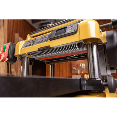 Powermatic PM1-477 15BHH, 15-Inch Planer, Helical Cutterhead, 3 HP, 1PH, 230V