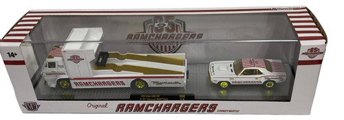 M2 Machines Auto Hauler 66 1966 Dodge L600 COE & 1971 Plymouth Hemi Cuda CHASE