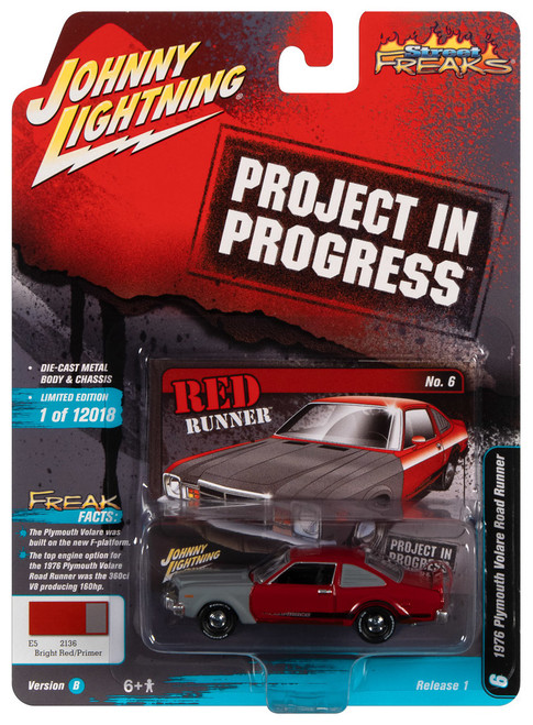 Johnny Lightning 1:64 Street Freaks Ver B 1976 Plymouth Volare Road Runner Red