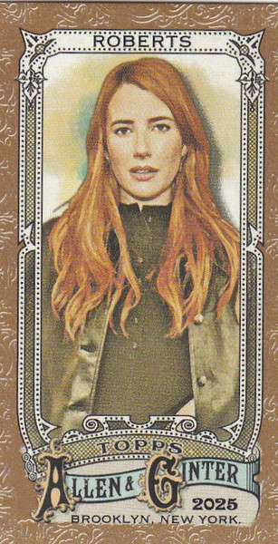 2025 Topps Allen & Ginter Mini GOLD #286 Emma Roberts