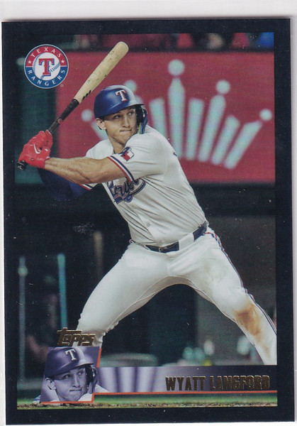 2025 TOPPS #109 WYATT LANGFORD HOLO- TEXAS RANGERS