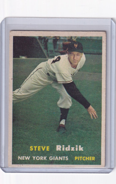 1957 Topps Baseball #123 Steve Ridzik - New York Giants