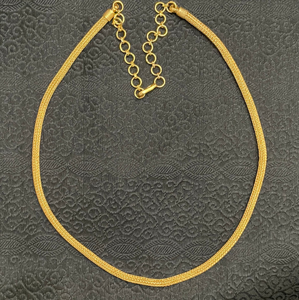 Woven chain 18".     GOL00171