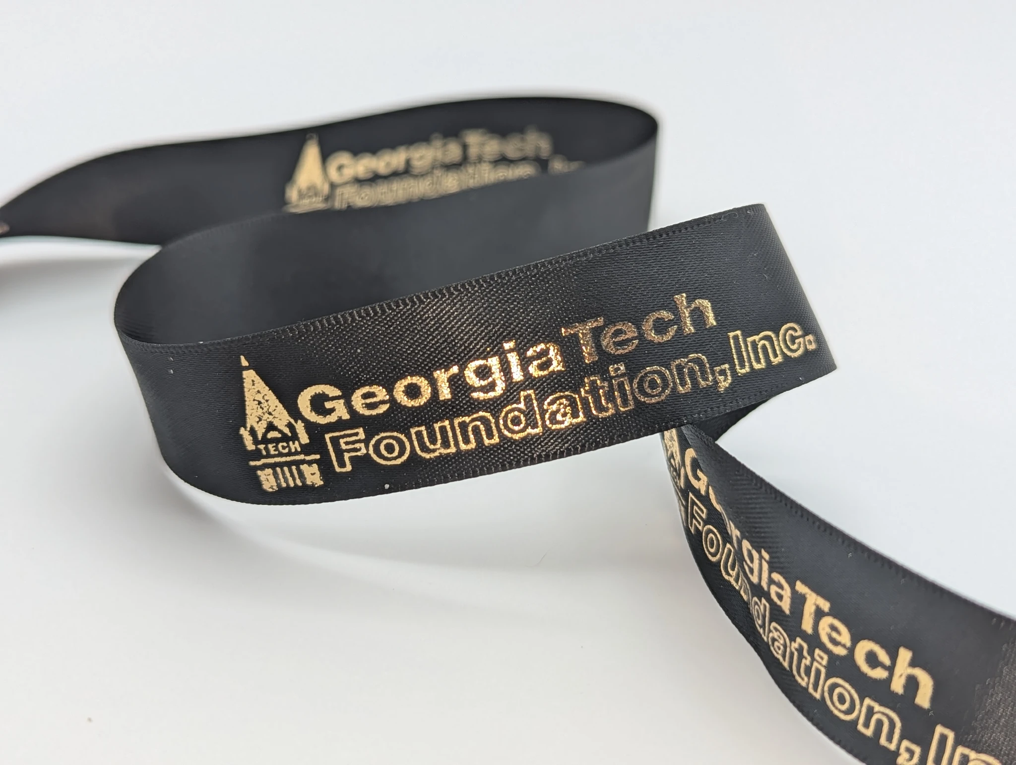 The Power of First Impressions: Why Custom Ribbons Are Your Secret Weapon in Packaging
