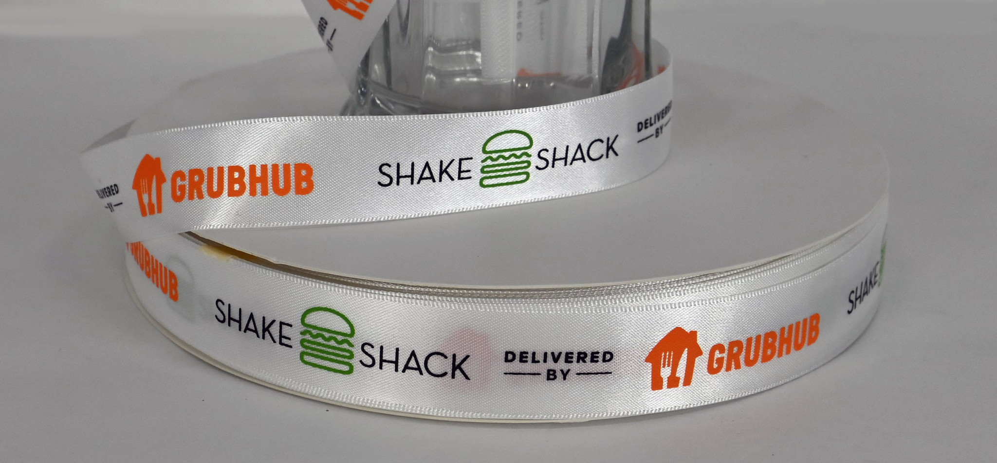 Using Custom Logo Ribbon for Visual Branding