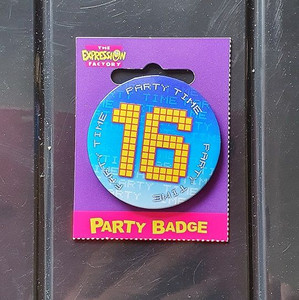 Badge 16 Small 55mm