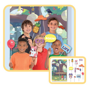 Scene Setter Bluey With Photo Props 16pk Scene Setter Bluey With Photo Props 16pk