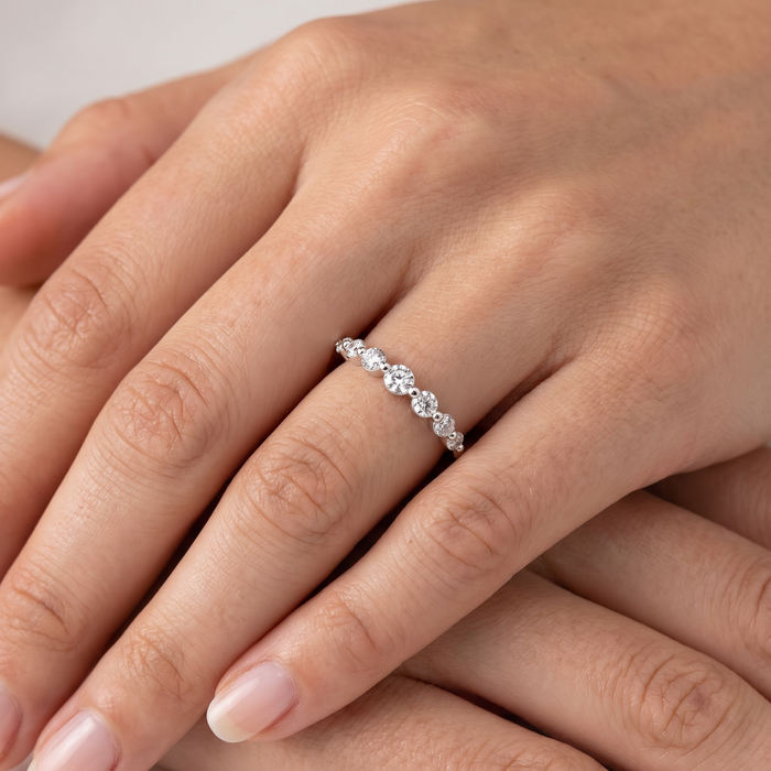 1 1/2Ct Diamond Single Prong Graduated Wedding Ring 14k Gold Band Lab Grown