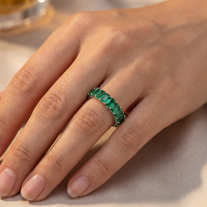 2.50Ct Emerald 11-Stone Wedding Anniversary Ring Stackable 14k White Gold Band
