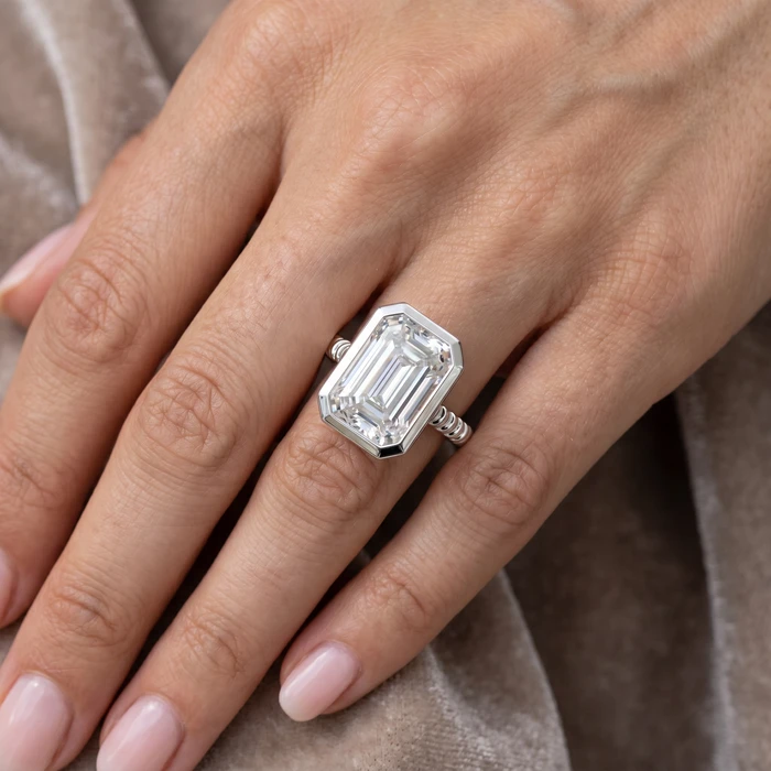 Certified 4Ct Bezel Solitaire Diamond Engagement Ring 14k Gold Lab Grown