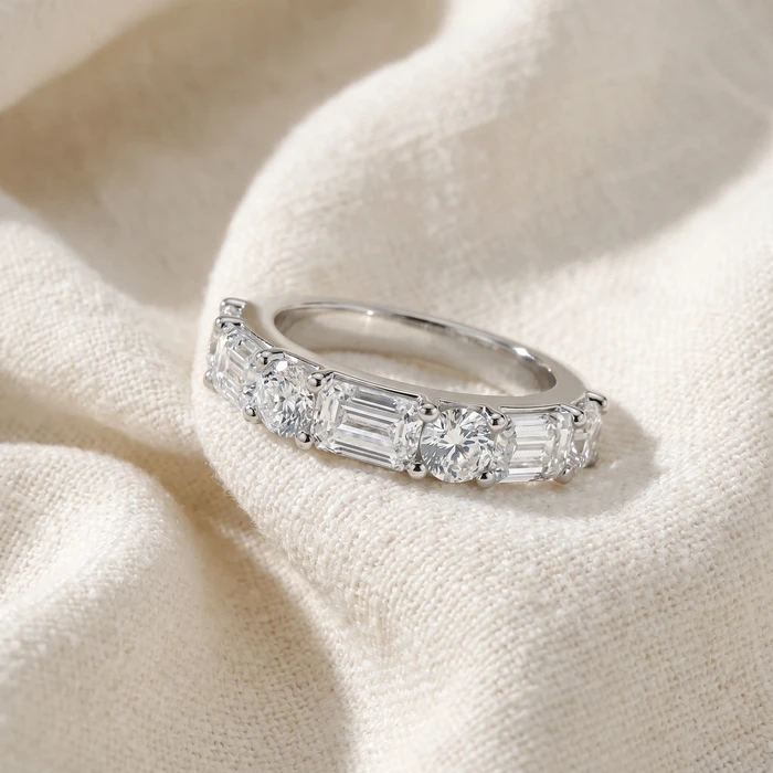 2.30Ct Emerald & Round Diamond Wedding Anniversary Ring 14k Lab Grown