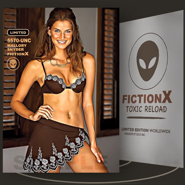 Mallory Snyder [ # 5570 -UNC ] FICTION X TOXIC RELOAD / Limited Edition card