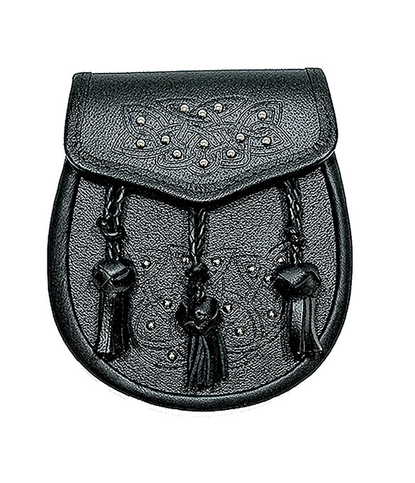 The Knotwork Stud (Day Sporran)