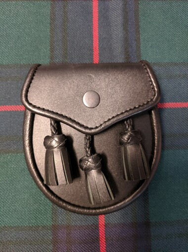 Kid's Black Leather Sporran w/ Sporran Chain