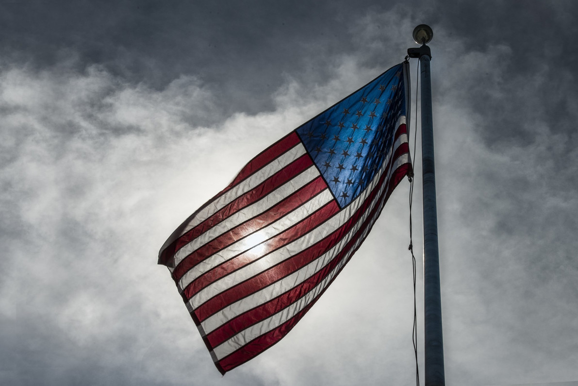 5 Reasons to Invest in a High-Quality American Flag