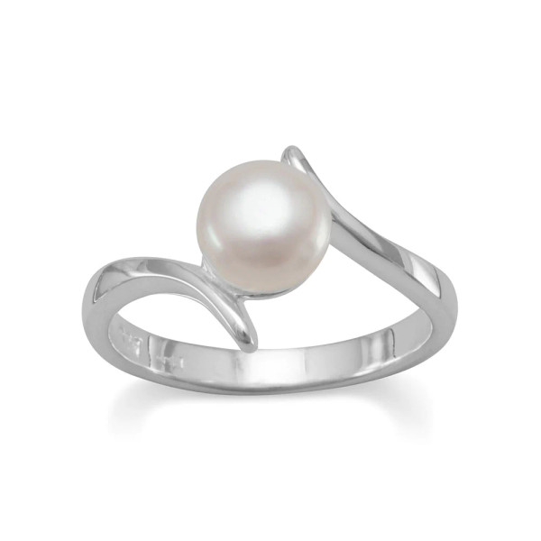 Polished sterling silver ring features a 6.5mm cultured freshwater pearl with crossover design band. Available in whole sizes 5-9.

.925 Sterling Silver
