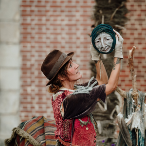 Copyright : Hervé DAPREMONT_Clochard Celestes - Le festival des Marionnettes Copyright : Hervé DAPREMONT_Clochard Celestes - Le festival des Marionnettes