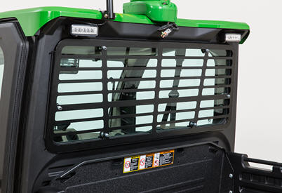 https://salesmanual.deere.com/sales/salesmanual/images/NA/utility_vehicles/features_attachment/xuv/r4d101858_rear_panel_glass_protector.jpg