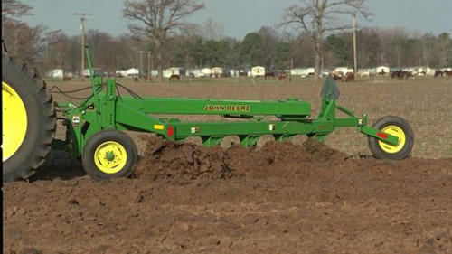 https://www.deere.com/assets/images/region-4/products/tillage/primary-tillage/995-reversible-plow/995_reversible_plow_0001511_large_4fda0c5724a843e1fc20a0b6a2f9ecdc03764c33.jpg