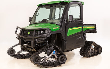https://salesmanual.deere.com/sales/salesmanual/images/NA/utility_vehicles/features_attachment/xuv/r4d101788_tracks.jpg