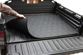 https://salesmanual.deere.com/sales/salesmanual/images/NA/utility_vehicles/features_attachment/gator_t_series/522376_2010_dlx_crgo-bx_bed-mat_kit.jpg