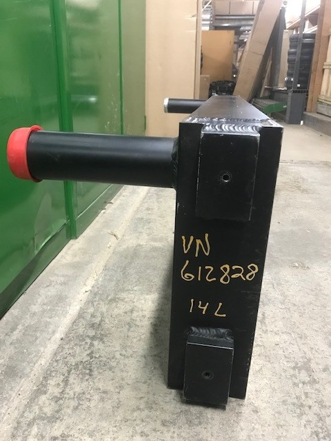 https://checkout.rdoequipment.com/product_images/import/VN612828.jpg