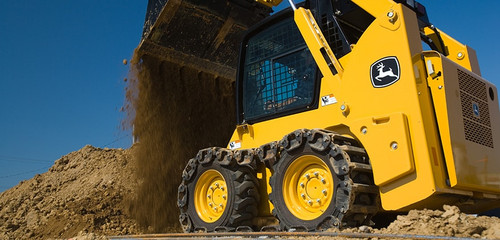 https://www.deere.com/assets/images/common/industries/construction/attachments_steeltracks_large_876x420_459708_RGB_72dpi.jpg