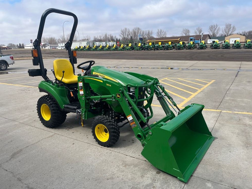 https://api.rdoequipment.com/api/EquipmentImage?imgID=22965686&filename=1_Z150019---3.jpg