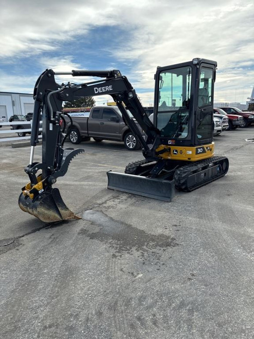 https://api.rdoequipment.com/api/EquipmentImage?imgID=22715412&filename=1_Z004198---01.jpg
