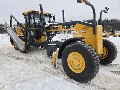 https://api.rdoequipment.com/api/EquipmentImage?imgID=22020568&filename=1_X612547---07.jpg