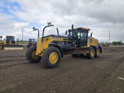 https://api.rdoequipment.com/api/EquipmentImage?imgID=23273076&filename=1_X612548---1.jpg