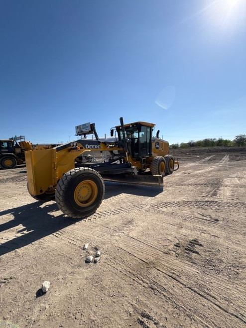 https://api.rdoequipment.com/api/EquipmentImage?imgID=22820714&filename=1_X704395---01.jpg
