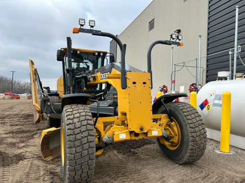 https://api.rdoequipment.com/api/EquipmentImage?imgID=21443924&filename=1_20250410_160126550_iOS.jpg