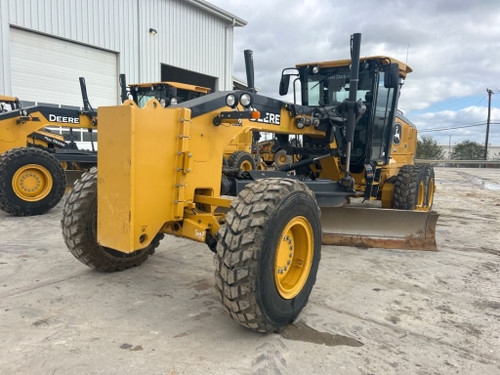 https://api.rdoequipment.com/api/EquipmentImage?imgID=21820863&filename=1_X712574---01.jpg